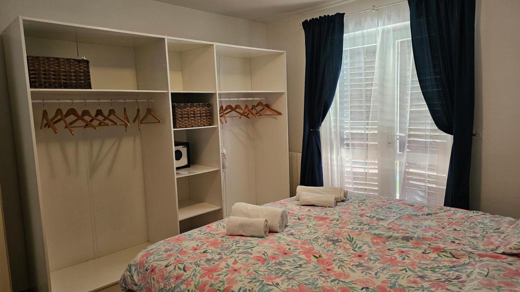 Apartments Gabriela Poreč Kamer foto